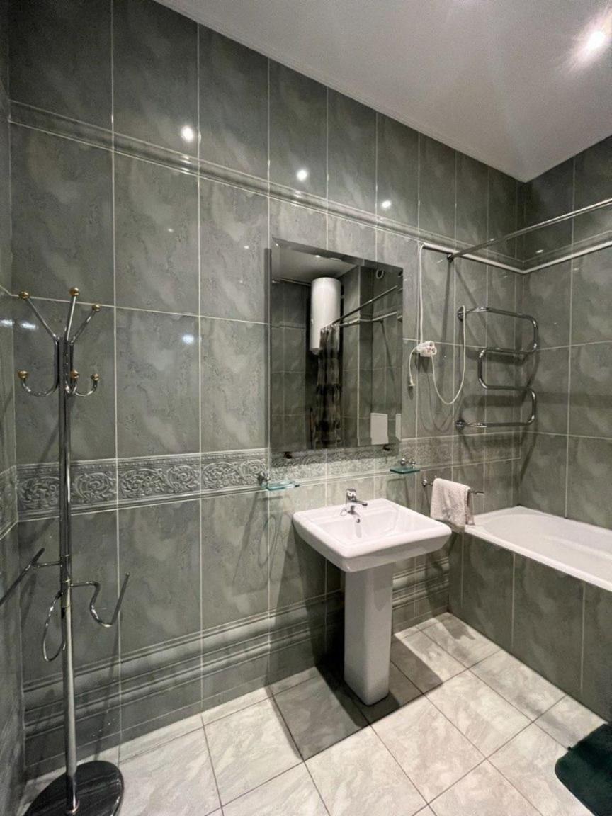 Friends Hostel Kiev Extérieur photo